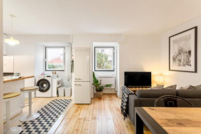 JOIVY Bohemian flat with study near the centre